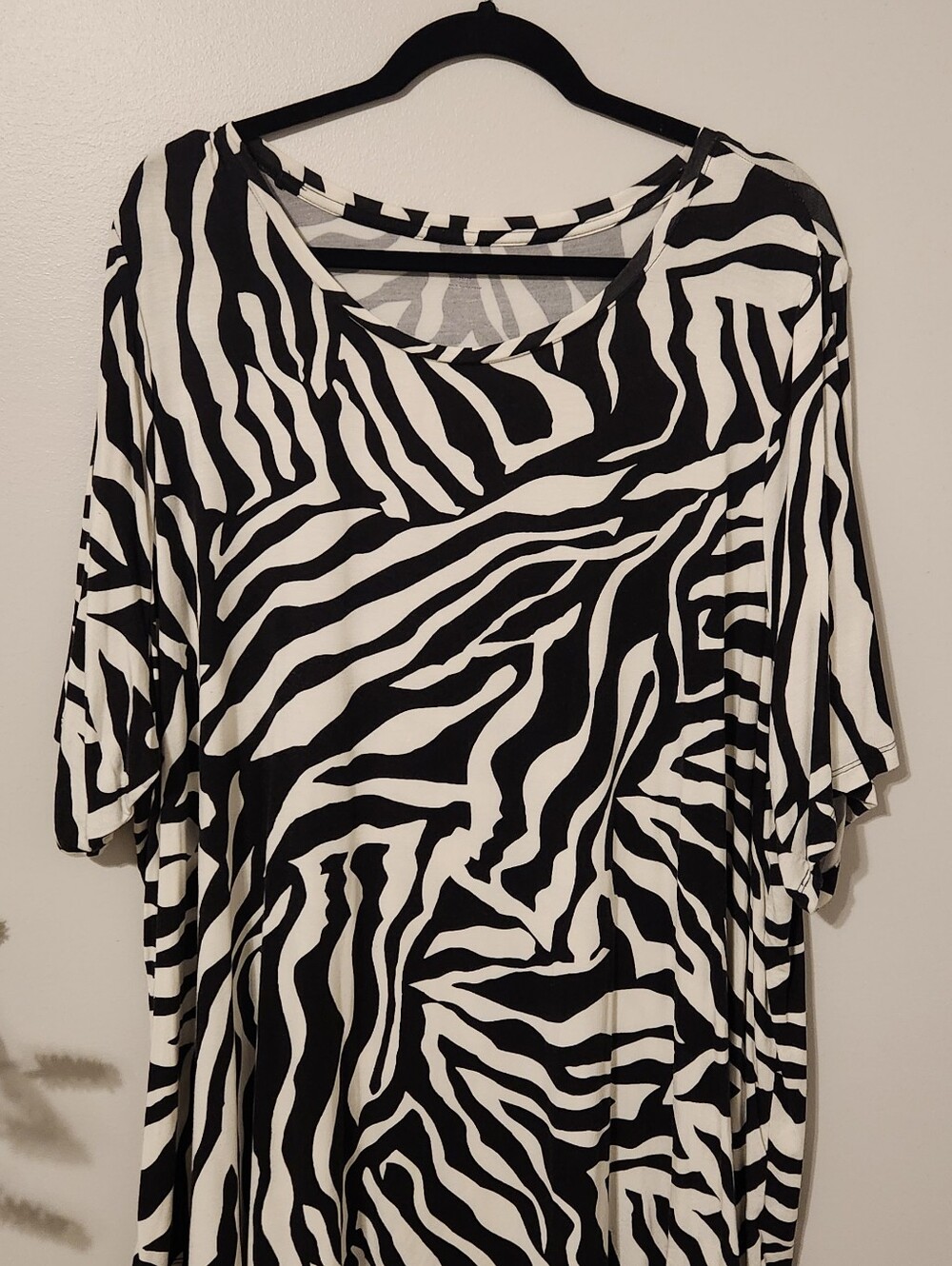 Lane Bryant Black and White Zebra Print Short Sleeve Top